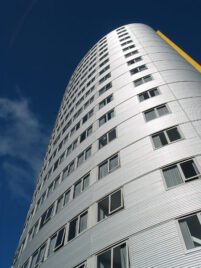 City pad to accompany silver tower