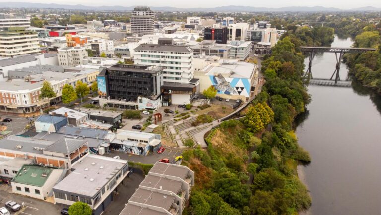 Rendering of Templeton Group's proposed 25-storey tower in Hamilton's CBD.